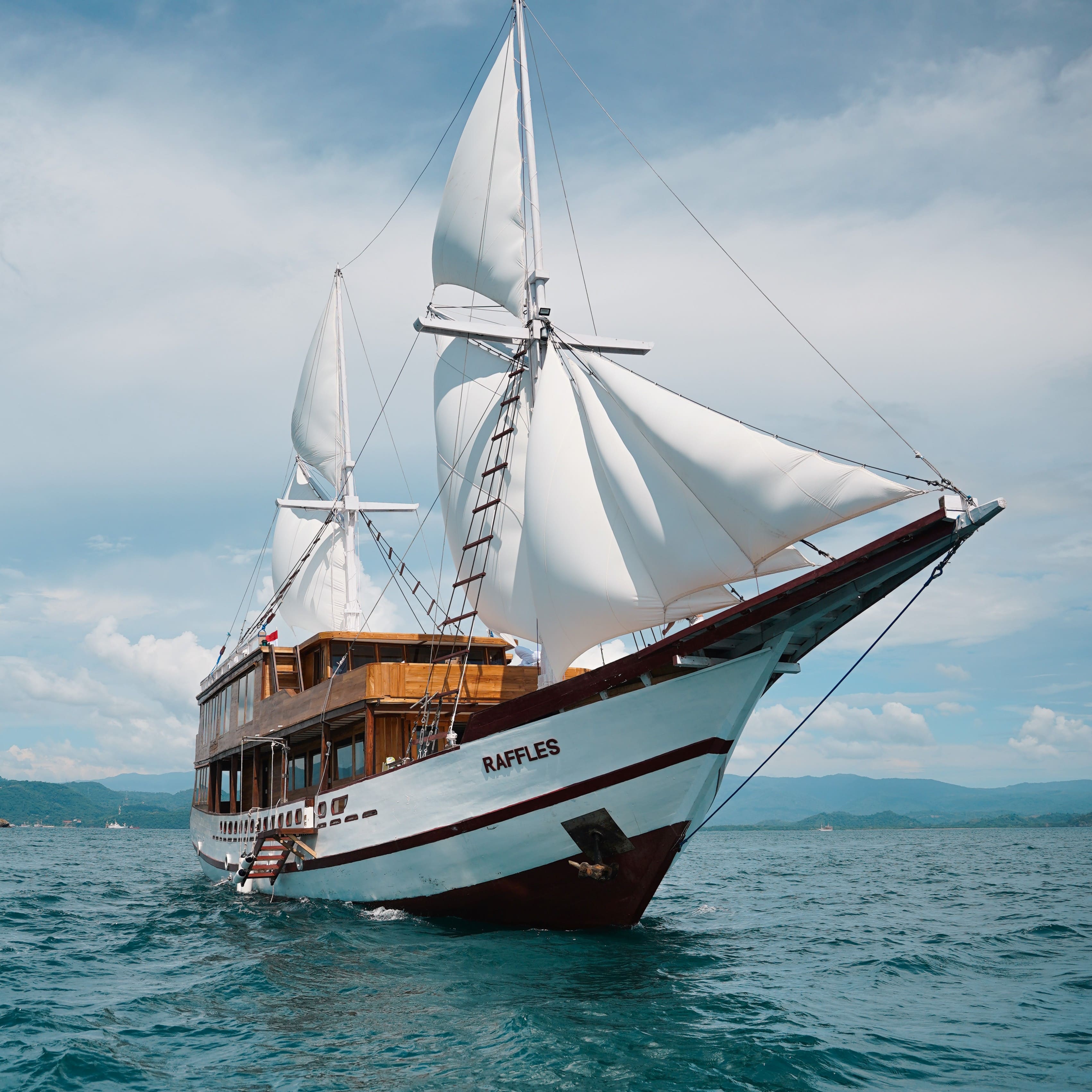 Open Trip Raffles Cruise (3D2N)